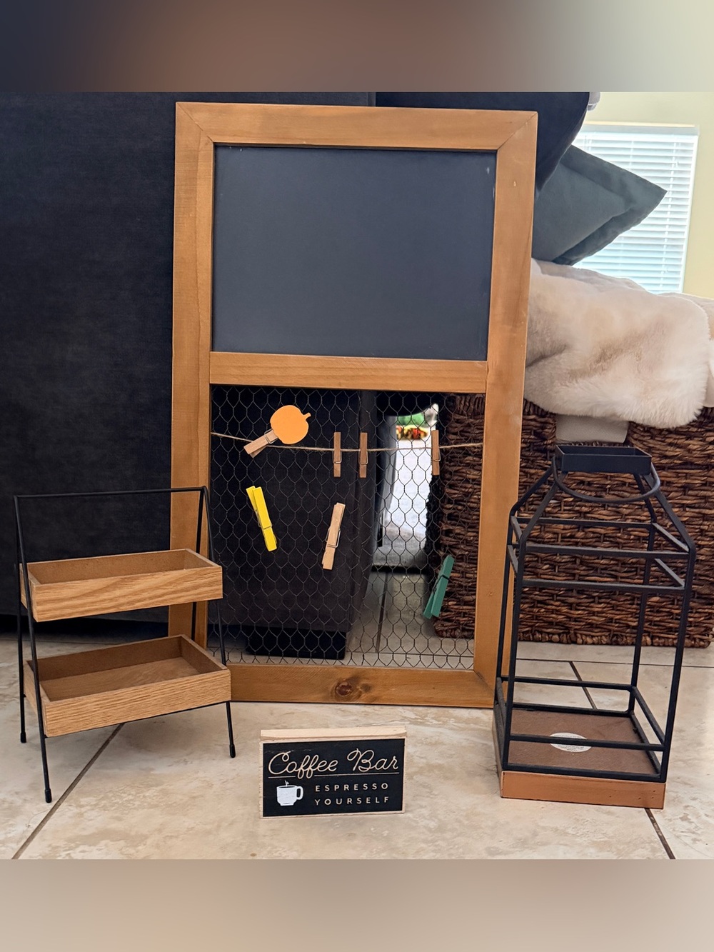 Four-piece Bundle. Wooden Chalkboard & Chicken Wire Memo Frame in Natural Brown